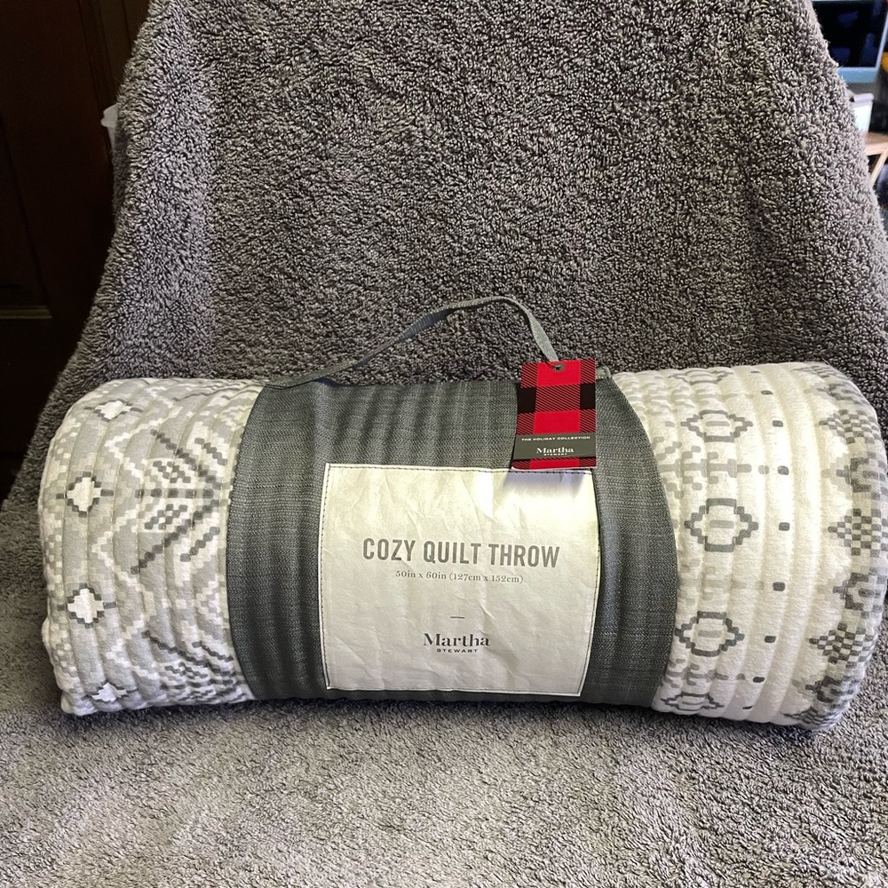 Martha Stewart Cozy Quilt Throw 50x60 inch